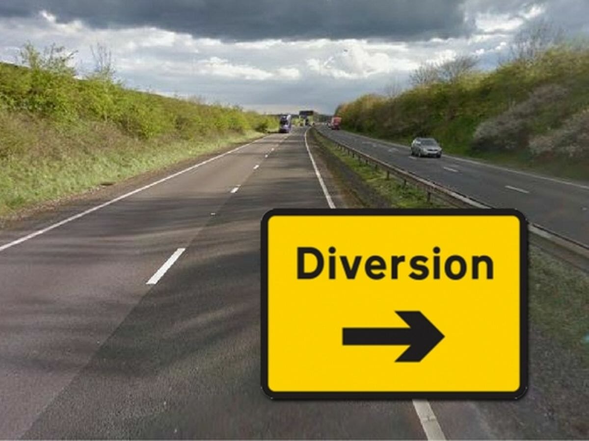 diversion sign on the road